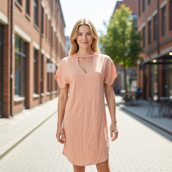 Peach Choker V Neck Short Sleeve Dress
New - Picture 2 of 5